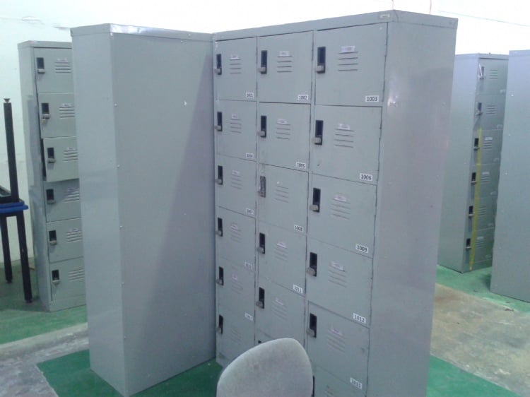 Apex 18 Compartment Steel Locker