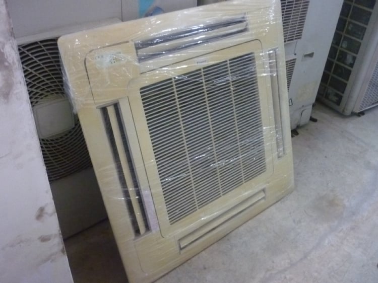 Used Daikin 2 HP Cassatte Air Con
