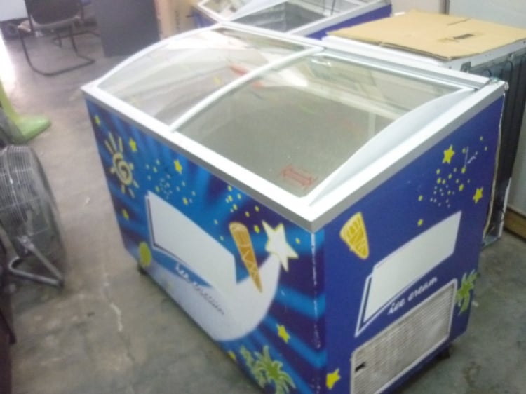 Used Freezer-2 Doors Sliding Glass Door 4ft Freezer